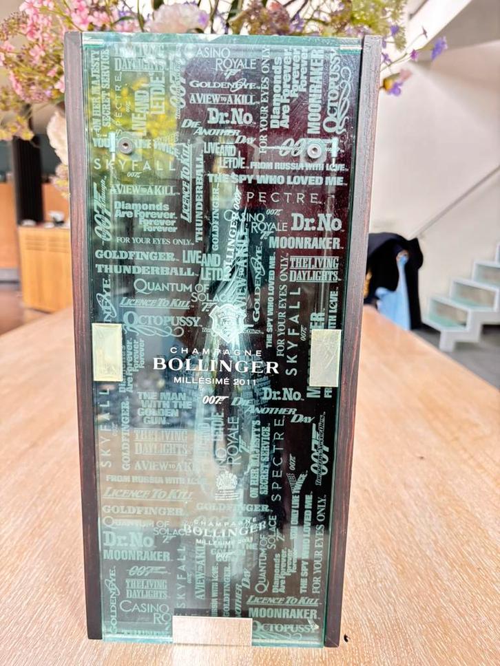 Bollinger 007 No Time To Die Vintage 2011 verpakking, Huis en Inrichting, Woonaccessoires | Wanddecoraties, Zo goed als nieuw