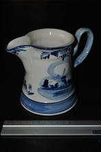 Pichet pot à lait faïence de Delft décor de moulin et fleurs, Antiquités & Art, Enlèvement ou Envoi