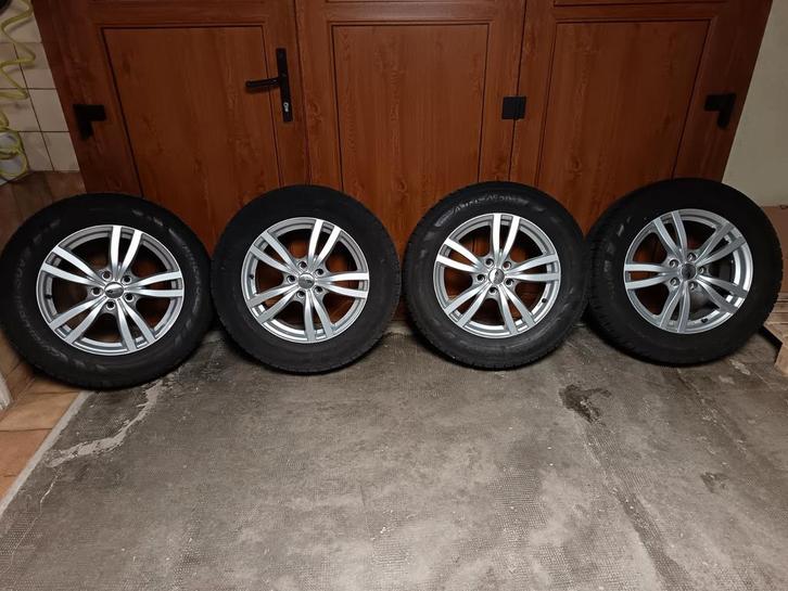 Winterwielen en banden 225 65 17, Auto-onderdelen, Banden en Velgen, Band(en), Winterbanden, 17 inch, 225 mm, Personenwagen, Gebruikt