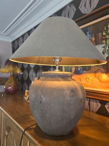 Zeer mooie zware uitvoering moderne tafel lamp in terracotta, Huis en Inrichting, Ophalen of Verzenden, Zo goed als nieuw, Overige materialen
