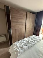 Kleerkast met elegante schuifdeuren, Ophalen, Zo goed als nieuw