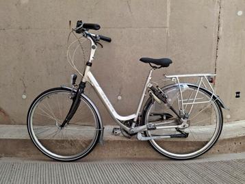 Damesfiets Gazelle volledig in orde  beschikbaar voor biedingen