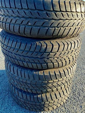 4 très bons pneus hiver 195/65-15 pour Opel beschikbaar voor biedingen