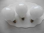 Set van 3 antieke witte ondoorzichtige glazen bollen, Ophalen
