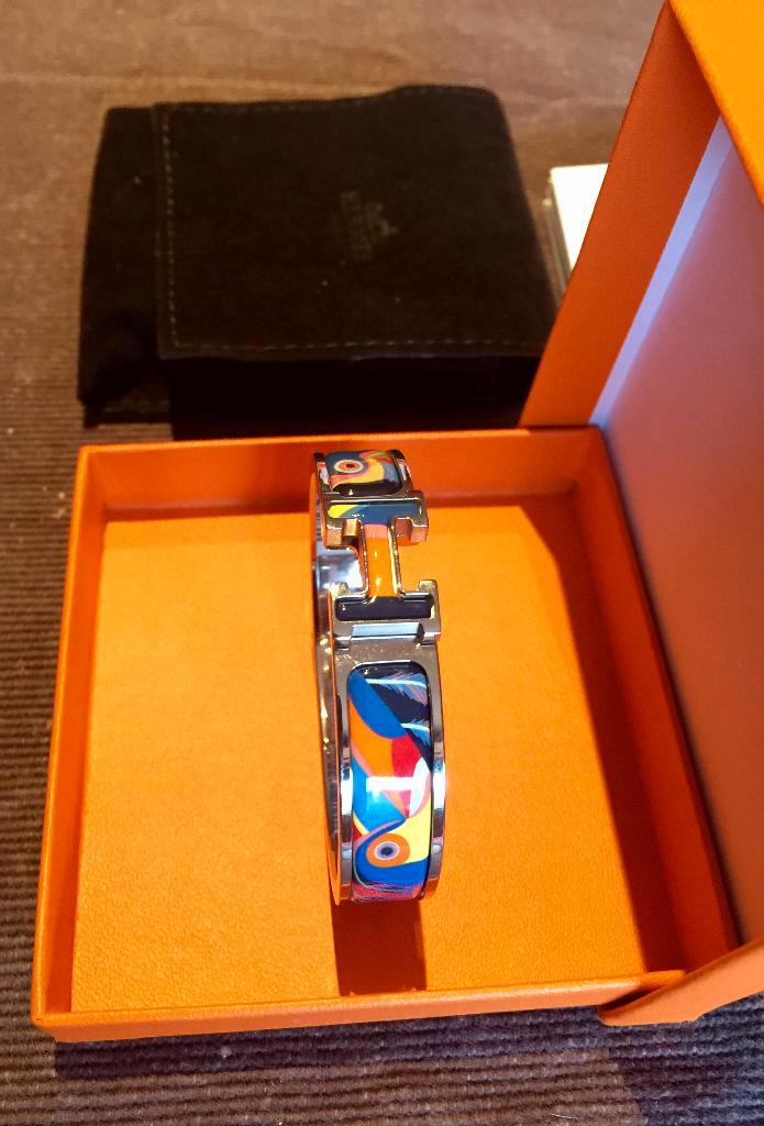 Hermes Bracelet Clic H "Toucan de paradis "**neuf**, Bijoux, Sacs & Beauté, Bracelets, Neuf, Autres matériaux, Autres couleurs