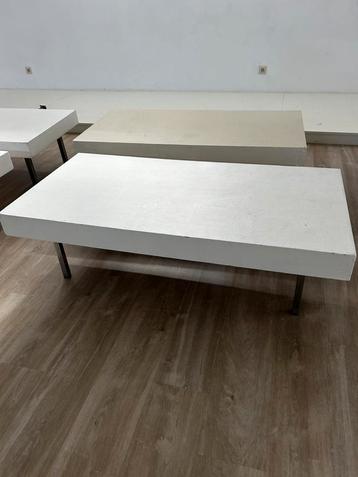 Tafel salontafel beschikbaar voor biedingen