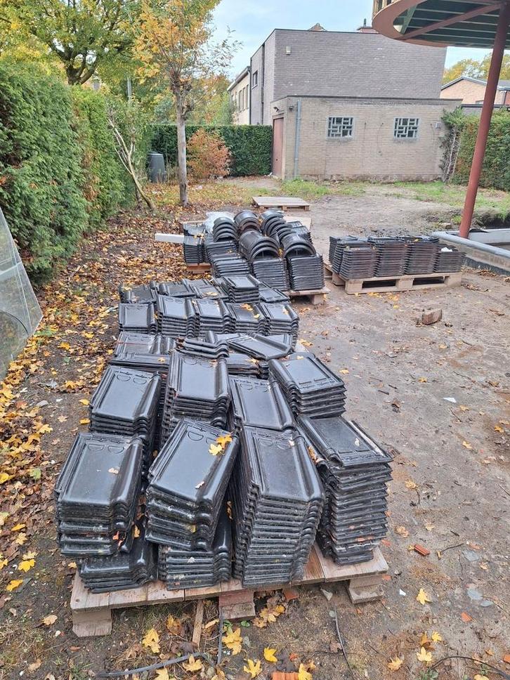 Dakpannen Wienerberger Koramic Antraciet 1000 stuks, Doe-het-zelf en Bouw, Dakpannen en Dakbedekking, Dakpannen, Ophalen