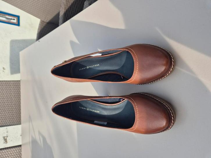 Schoenen Tommy Hilfiger, kleuren cognac, maat 38, Vêtements | Femmes, Chaussures, Comme neuf, Enlèvement