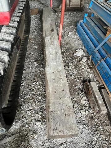 2 Trein bielzen beschikbaar voor biedingen