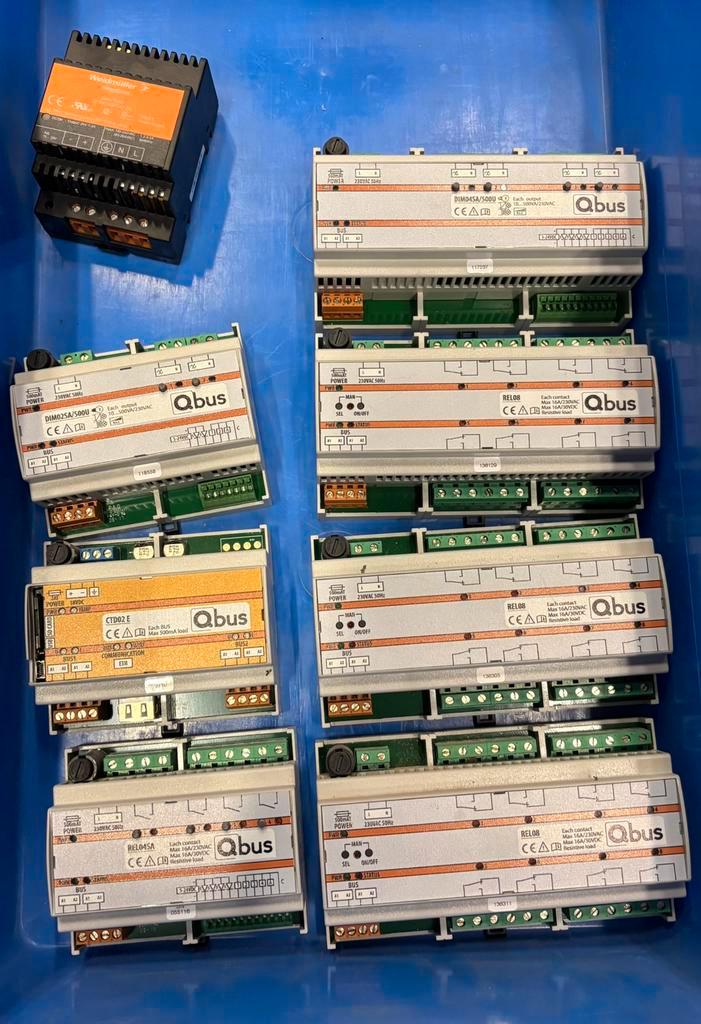 Qbus, Audio, Tv en Foto, Accu's en Batterijen, Gebruikt, Ophalen of Verzenden