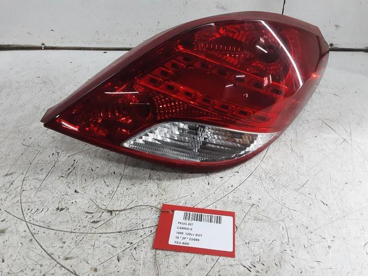 FEU ARRIÈRE DROIT Peugeot 207 CC (WB) (968656718000), Autos : Pièces & Accessoires, Éclairage, Peugeot, Utilisé