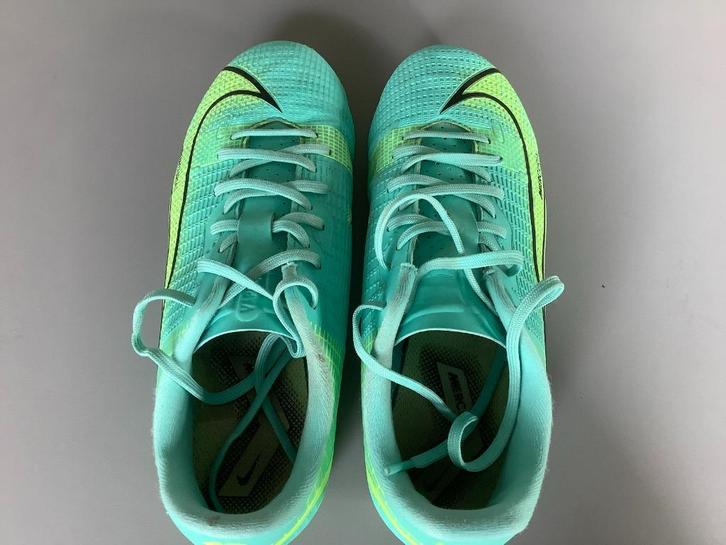 Voetbalschoenen, Sport en Fitness, Voetbal, Gebruikt, Schoenen, Ophalen of Verzenden