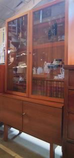 Retro.vintage vitrinekast, Ophalen