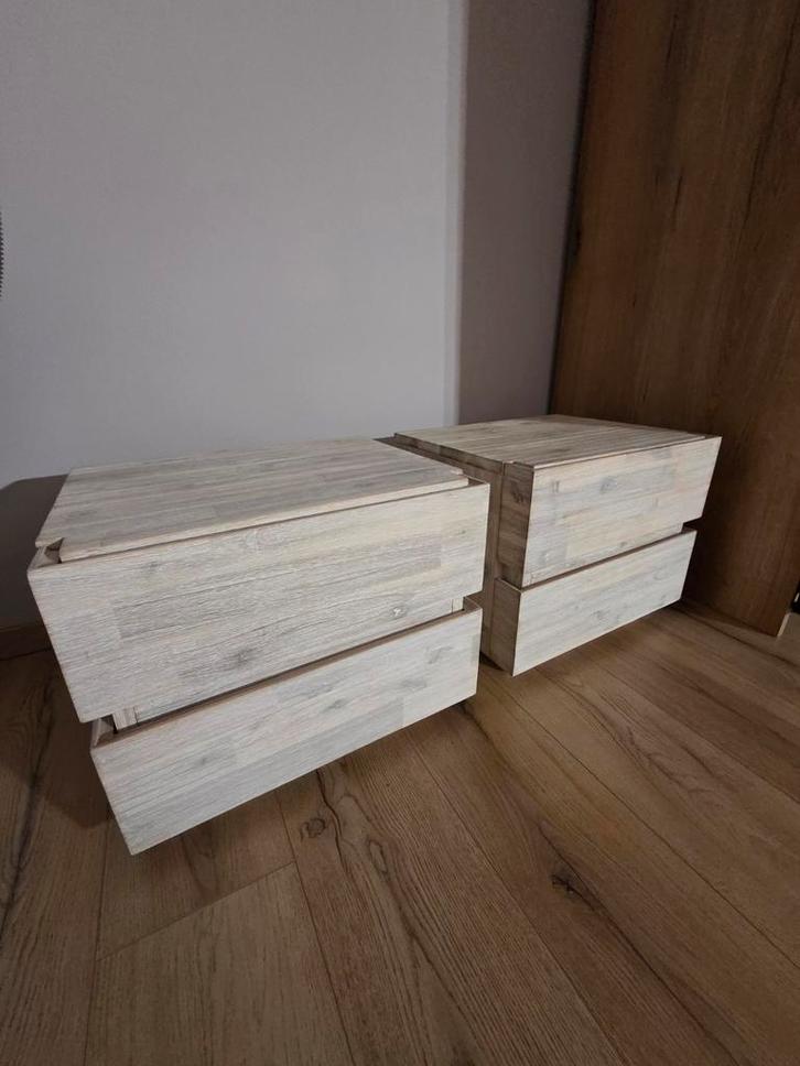 2 tables de nuit en hê, Huis en Inrichting, Woonaccessoires | Kisten, Ophalen