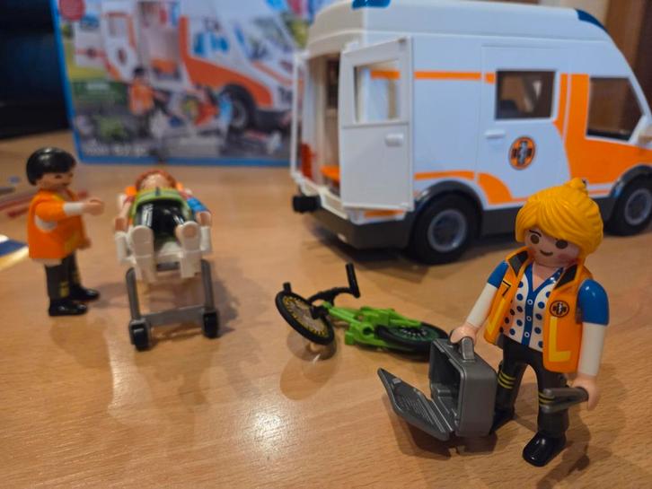 Playmobil 70049 – Ambulance met verplegers – set, Kinderen en Baby's, Speelgoed | Playmobil, Complete set, Ophalen of Verzenden