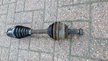 Aandrijfas links X5 E53 4.4i 31607565313 7565313 beschikbaar voor biedingen