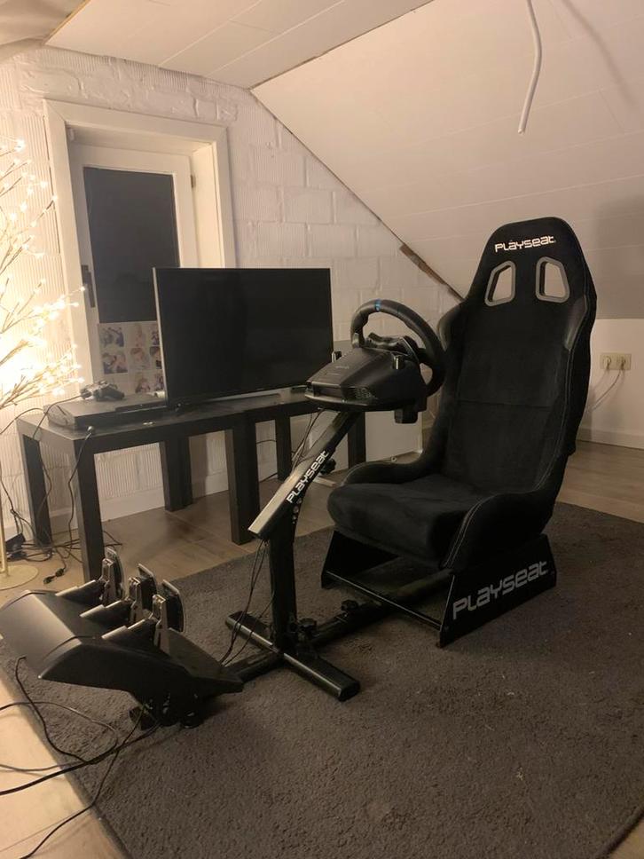 Playseat Evolution Alcantara+ Logitech G29 PS4/PS5/PC, Games en Spelcomputers, Spelcomputers | Sony Consoles | Accessoires, Gebruikt
