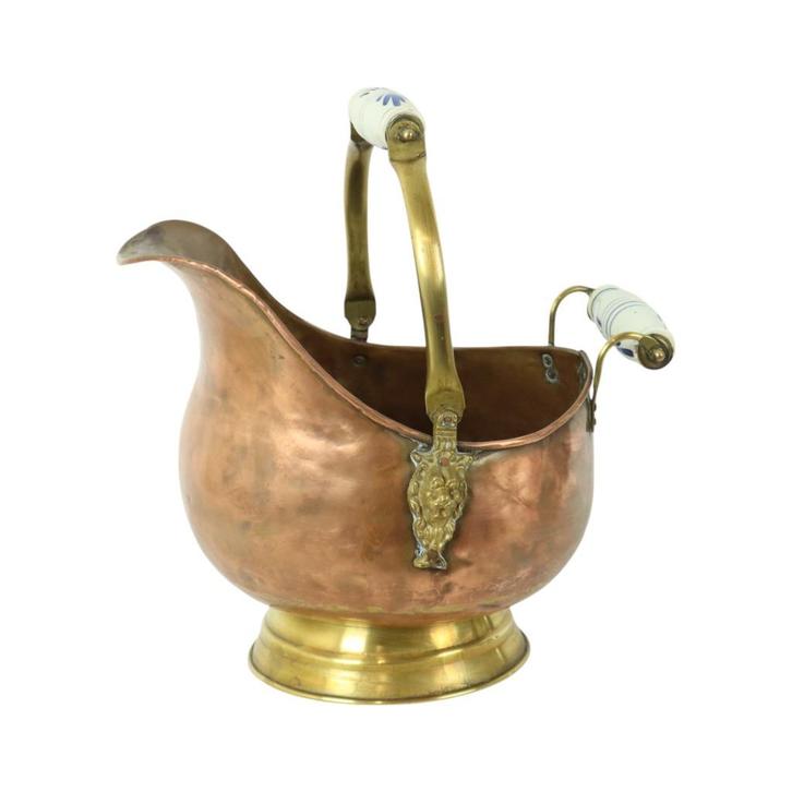 Oude Koperen Helmvormige Kolenkit Leeuwenkopjes Keramiek Del, Antiquités & Art, Antiquités | Bronze & Cuivre, Cuivre, Enlèvement ou Envoi