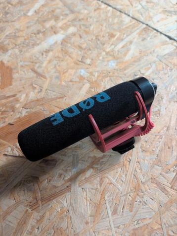 Rode Mic red new beschikbaar voor biedingen