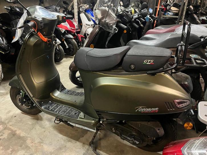 Gts toscana , tutbo , agm a&b klasse, Fietsen en Brommers, Brommeronderdelen | Scooters, Ophalen
