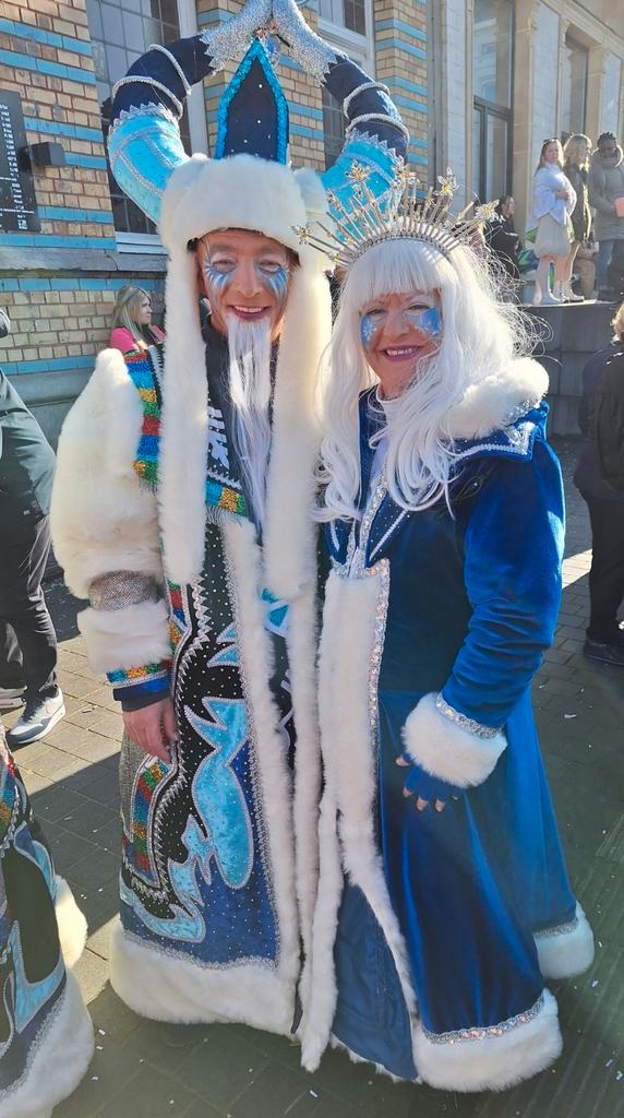 Votre propre création : costume de reine des glaces fait mai, Hobby & Loisirs créatifs, Costumes, Matériel de théâtre & Jeux de rôle