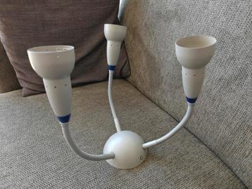 Leuke retrolamp met drie buigzame armen beschikbaar voor biedingen