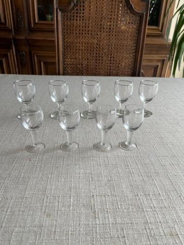 likeurglazen beschikbaar voor biedingen