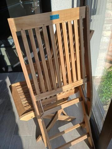 Teakstoelen beschikbaar voor biedingen