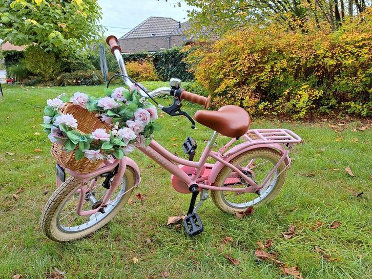 Super super 16 inch fiets met stabilisatoren, Fietsen en Brommers, Fietsen | Kinderfietsjes, Gebruikt, 16 tot 20 inch, Zijwieltjes