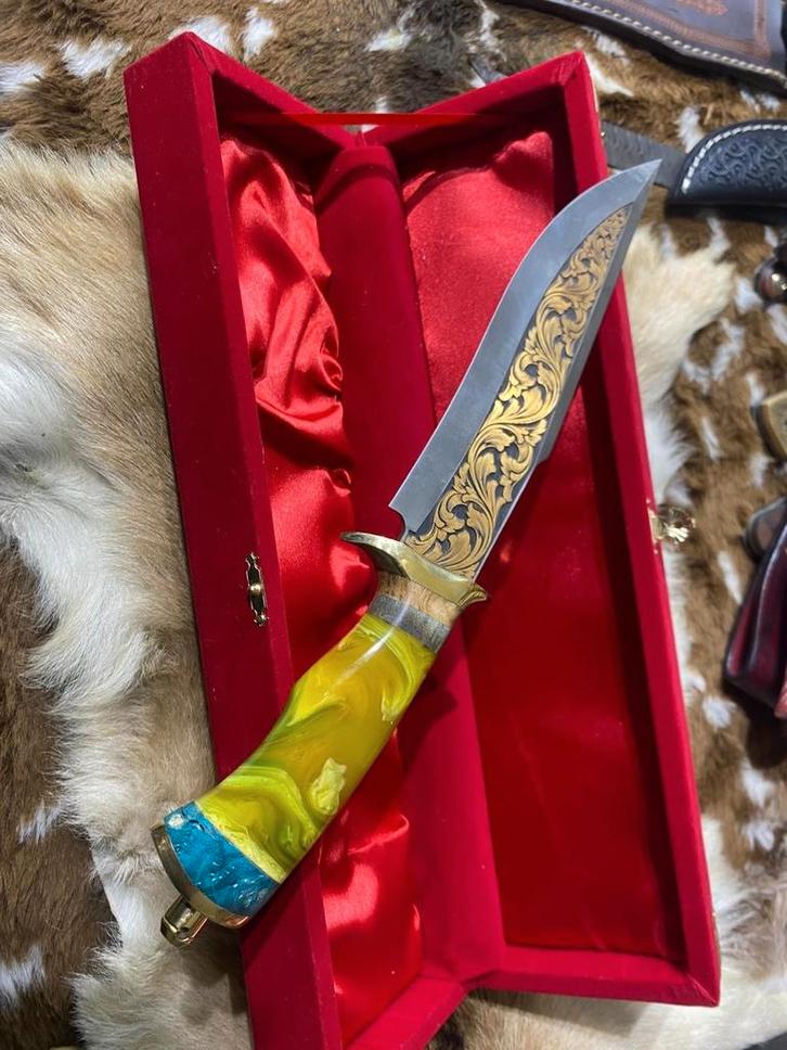 Prachtig handgemaakt mes in luxe doos 24k gold afgewerkt, Antiek en Kunst, Antiek | Zilver en Goud, Ophalen of Verzenden