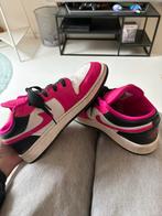 Nike jordan roze/ wit maat 39, Ophalen, Nike, Zo goed als nieuw, Sneakers