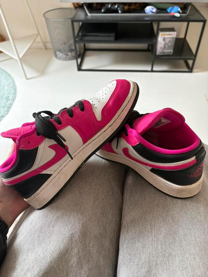 Nike jordan roze/ wit maat 39, Kleding | Dames, Schoenen, Zo goed als nieuw, Sneakers, Roze, Ophalen