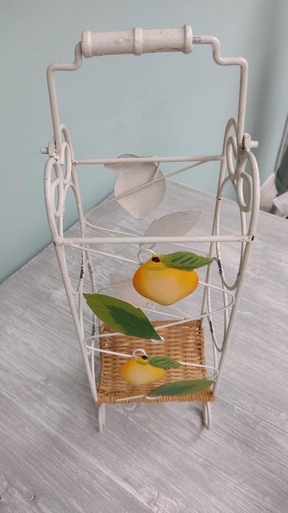 Metalen wijnrek met handvat voor 3 flessen wijn, goede staat, Huis en Inrichting, Woonaccessoires | Wijnrekken, Ophalen