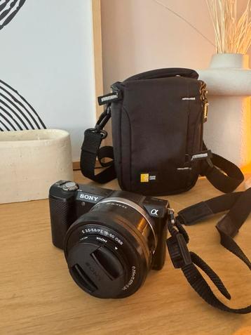 Sony A5000 + objectif 16-50mm OSS – État comme neuf ! beschikbaar voor biedingen