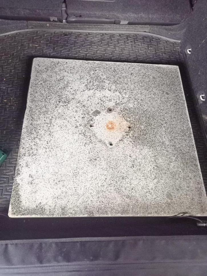 Gratis steen voor parasolvoet zwaar graniet, Tuin en Terras, Parasols, Gebruikt, Parasolvoet, Ophalen