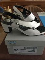 Witte Vital sandaaltjes - maat 37, Kleding | Dames, Ophalen, Wit