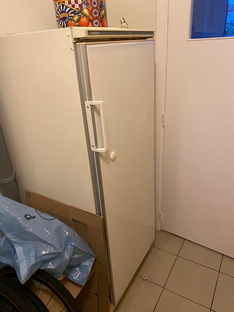 Frigo Zanker, Sans bac à congélation, Utilisé, 200 litres ou plus, 60 cm ou plus