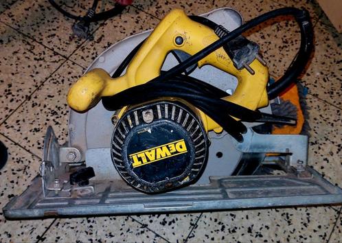 Dewalt cirkelzaag, Doe-het-zelf en Bouw, Gereedschap | Zaagmachines, Gebruikt, Cirkelzaag, 1200 watt of meer, 30 tot 70 mm, Ophalen