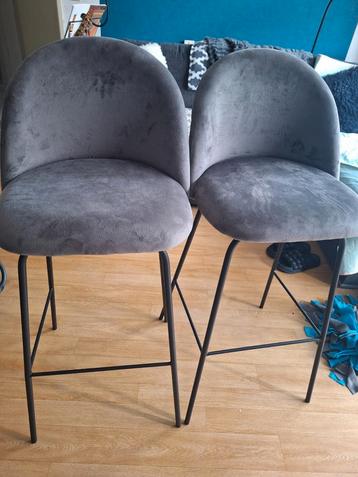 2 barkrukken te koop beschikbaar voor biedingen