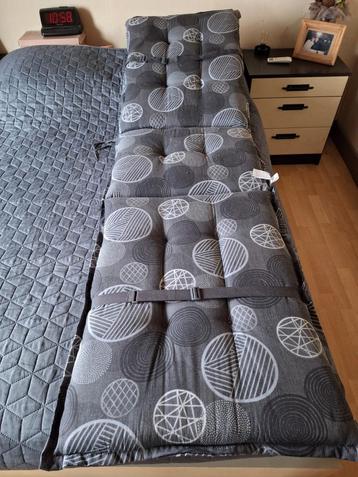 Te koop, 2x kussen voor ligbedden nieuw,  beschikbaar voor biedingen