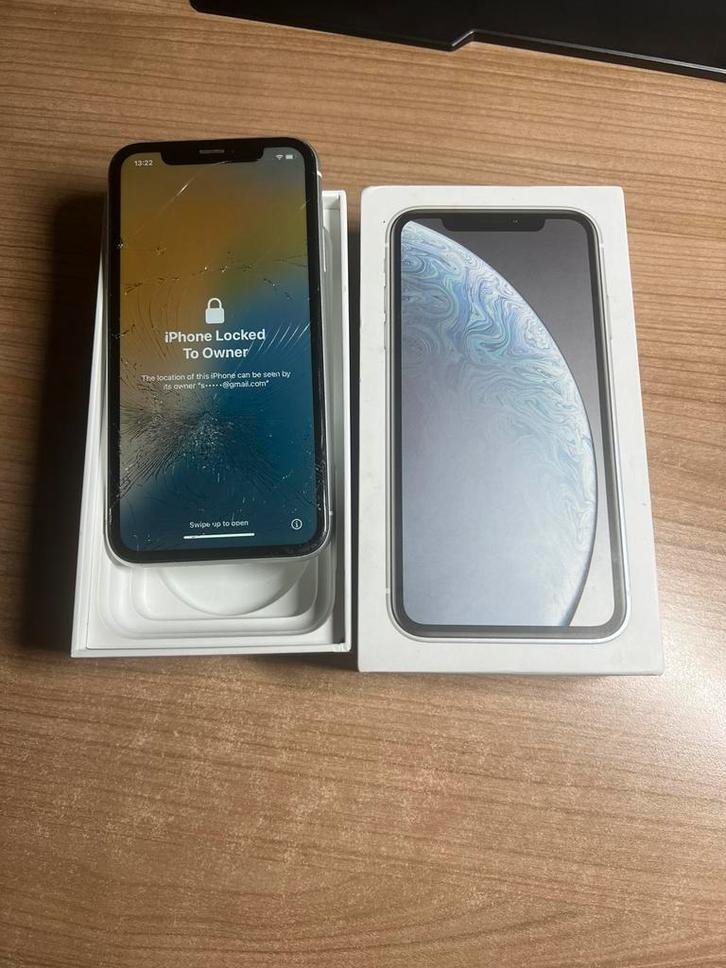 iPhoneXR64GB Geblokkeerd iCloudGebroken scherm en achterkant, Telecommunicatie, Mobiele telefoons | Apple iPhone, Niet werkend