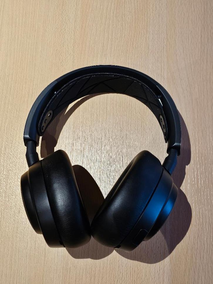 Steelseries Arctis NOVA PRO Wireless Headset, Computers en Software, Headsets, Gebruikt, Over-ear, Draadloos, Gaming headset, Inklapbare microfoon