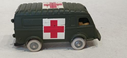 CIJ (GEEN DINKY) MILITAIRE AMBULANCE VAN RENAULT, Hobby en Vrije tijd, Modelauto's | 1:43, Gebruikt, Bus of Vrachtwagen, Ophalen of Verzenden