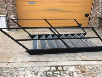 industriële trap zwart 8 treden beschikbaar voor biedingen