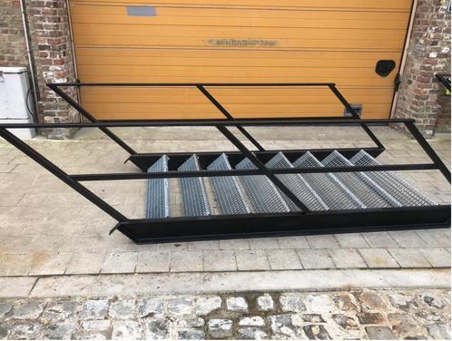 industriële trap zwart 8 treden, Doe-het-zelf en Bouw, Ladders en Trappen, Trap, Ophalen