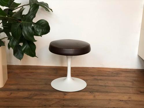Eero Saarinen kruk voor Knoll International, jaren 70, Huis en Inrichting, Krukjes, Zo goed als nieuw, Ophalen