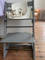 Stokke trip trap lichtgrijs met verkleinset, Kinderen en Baby's, Ophalen, Gebruikt, Meegroeistoel, Stoelverkleiner