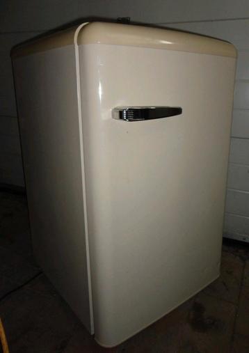 Vintage/retro koelkast, merk SilverCrest beschikbaar voor biedingen