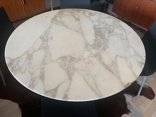 Ronde marmeren tafel Knoll Internatonal E. Saarinen, Antiek en Kunst, Kunst | Designobjecten, Ophalen
