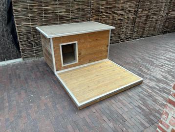 Geïsoleerd slaaphok voor honden beschikbaar voor biedingen